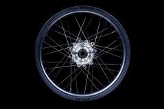 Supermoto Radsatz von Haan Wheels mit Pulver Beschichtung in Wunschfarbe