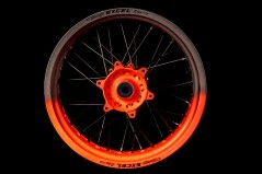 Supermoto Radsatz von Haan Wheels mit Cerakote Beschichtung in Wunschfarbe