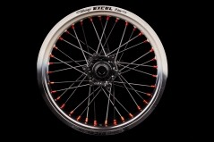 Supermoto Radsatz von Haan Wheels mit Cerakote Beschichtung in Wunschfarbe