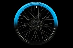 Supermoto Radsatz von Haan Wheels mit Pulver Beschichtung in Wunschfarbe