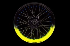 Supermoto Radsatz von Haan Wheels mit Pulver Beschichtung in Wunschfarbe