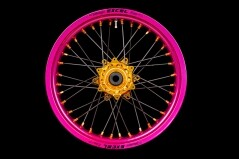 Supermoto Radsatz von Haan Wheels mit Pulver Beschichtung in Wunschfarbe