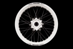 Supermoto Radsatz von Haan Wheels mit Pulver Beschichtung in Wunschfarbe